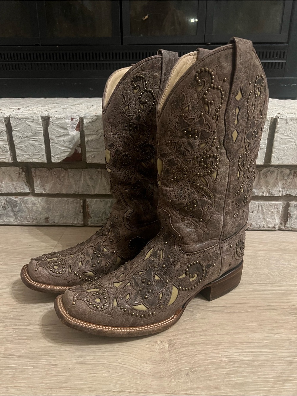 Corral Vintage Women's Brown Embellished Western Boots